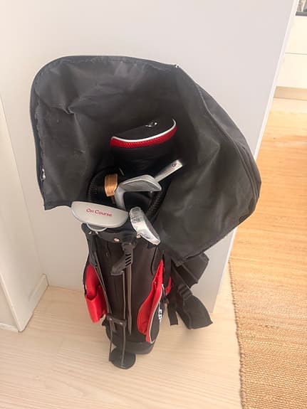 Juniorklubbor  On Course golfset med bag röd svart