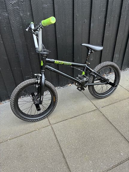BMX-cykel barn, svart med svarta pegs, PRO 16”