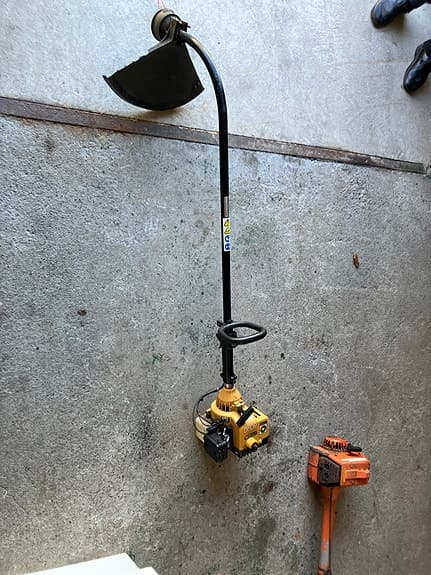 Röjsåg, motorsågar och grästrimmer