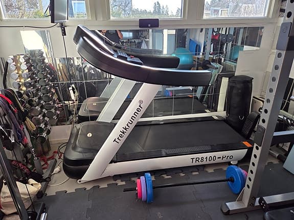 Trekkrunner TR8100 Pro löpband svart/vitt