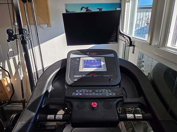 Trekkrunner TR8100 Pro löpband svart/vitt