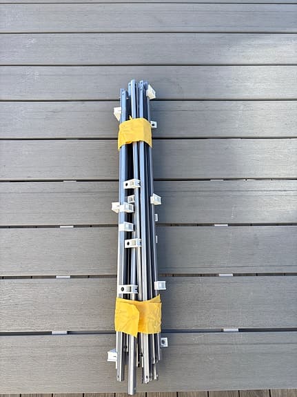 7st Elfa nätkorgar 42x52x18,5cm + 16 skenor 55cm – metallic silver