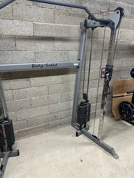 Body-Solid kabelmaskin dubbla viktmagasin grå