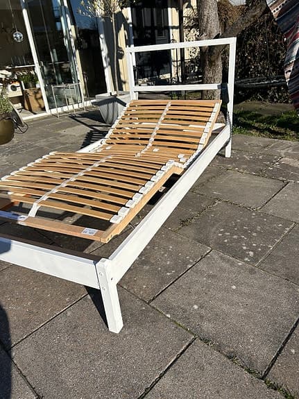 IKEA säng med ribbotten vit