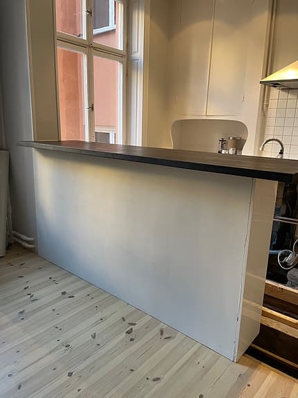 Barbänk / bänkskåp med massiv träskiva