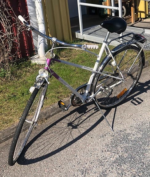 Monark 28 tum / 3-växlad damcykel / Dynamo-lampa