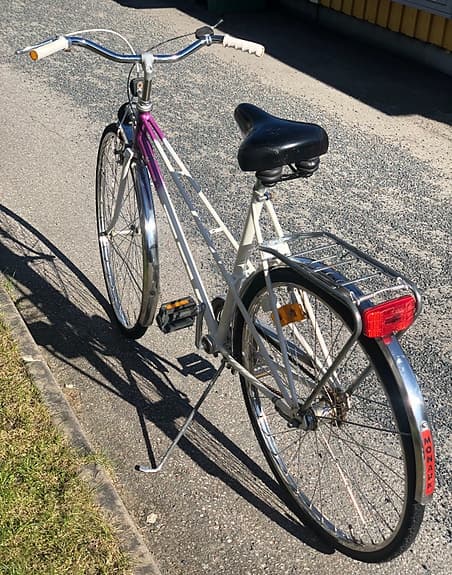 Monark 28 tum / 3-växlad damcykel / Dynamo-lampa