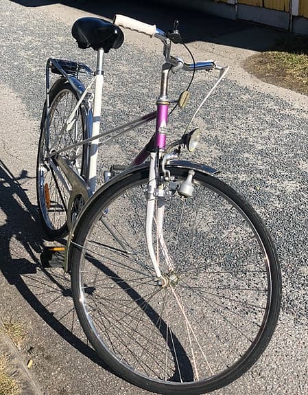 Monark 28 tum / 3-växlad damcykel / Dynamo-lampa