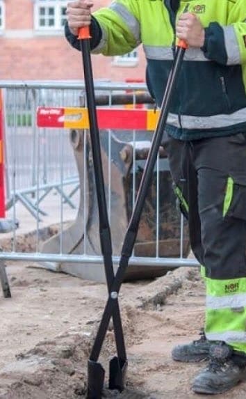 Plintspade att gräva gropar till staket ,  i härdat stål, svart.