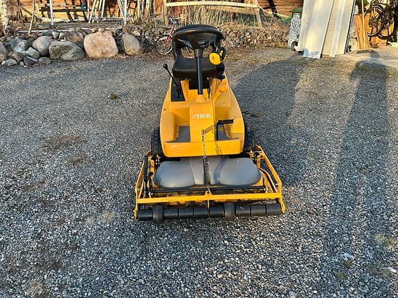 Stiga Villa åkgräsklippare gul
