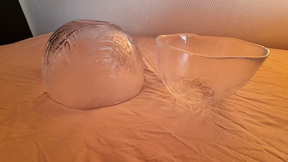 ✨ 2 st retro glasskålar med lövdekor – fint skick! ✨