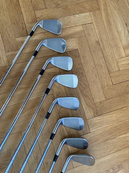 Golfklubbor Titleist AP1 716 KBS Tour 90 S Skaft Golf Pride Grepp