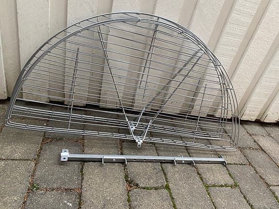 utdragbar hörnhylla metall - karusell