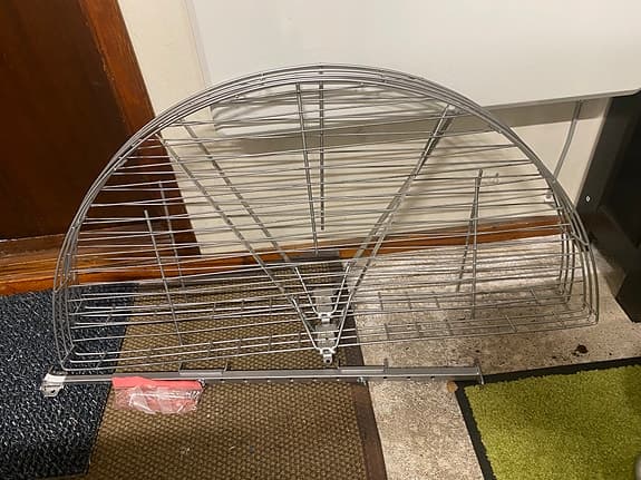 utdragbar hörnhylla metall - karusell