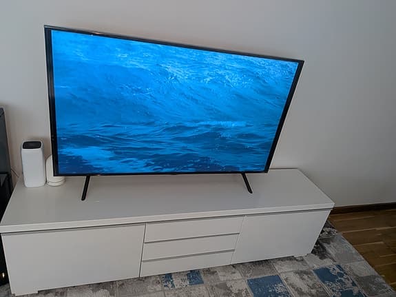 Tv-bänk