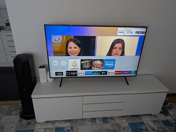 Tv-bänk