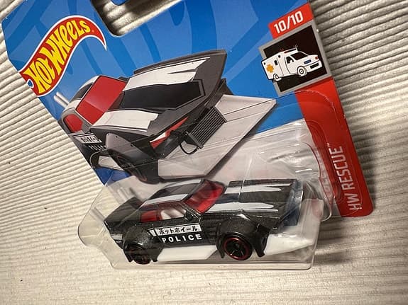 Hot Wheels Mad Manga leksaksbil polis svart/vit