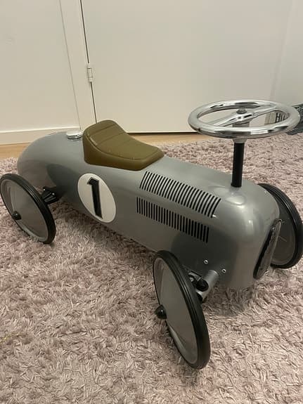Sparkbil grå