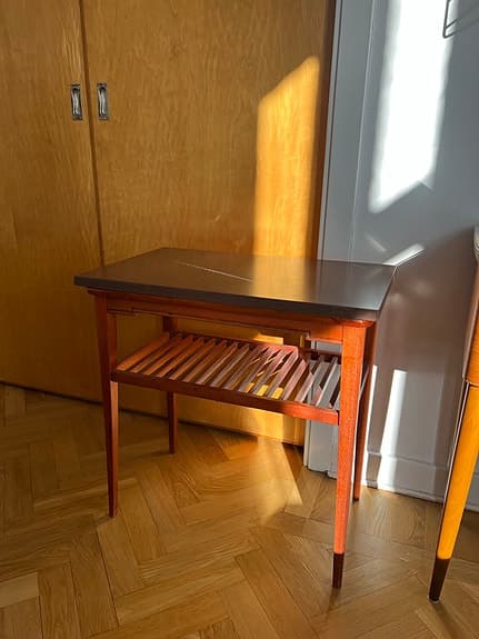 Vintage sido/sängbord i mahogny + svensk kalksten