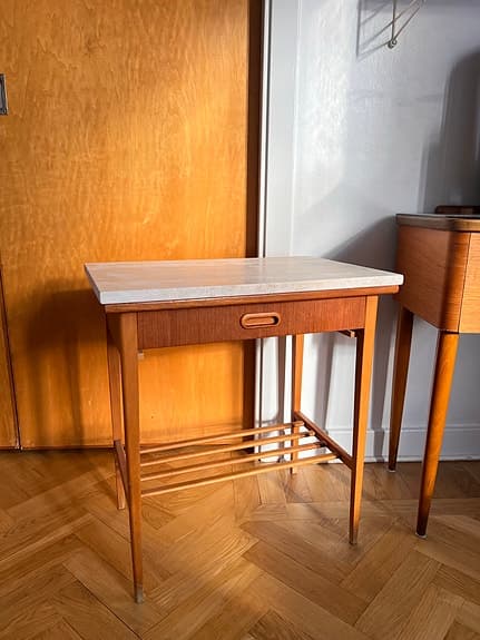 Vintage sängbord i teak + travertin