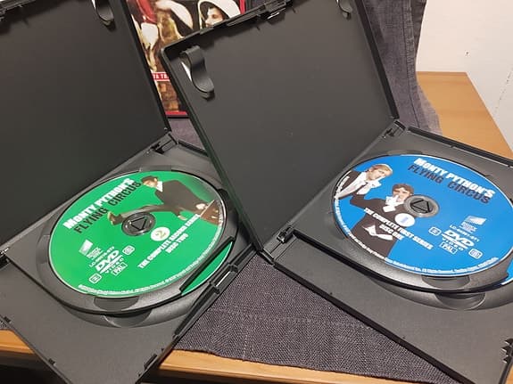 Monty Python dvd. Flygande Cirkus S.1-4, Pang i Bygget, Montys Encyklo Pythonia