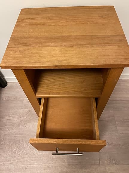 Sängbord ek