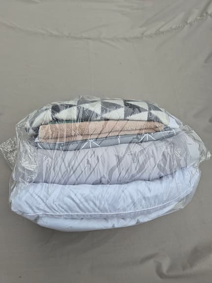 Set med täcke- och lakan