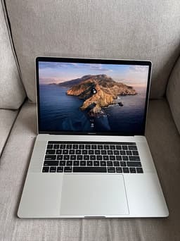 MacBook Pro 15 tum 2018, Intel Core i7, 16GB RAM /512GB