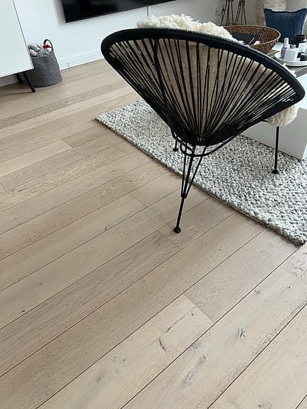 2 st loungestolar från ILVA – svarta