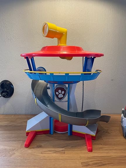 Paw Patrol lekset fordon och utkikstorn