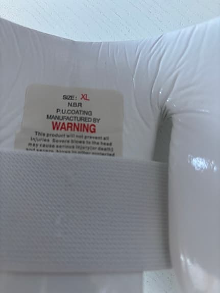 Karate huvudskydd med visir XL vit PU