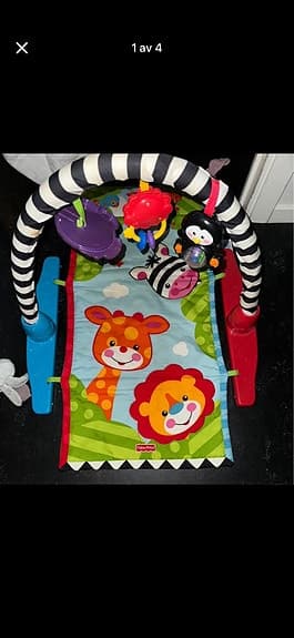Fisher-Price babygym med lekbåge och hängande leksaker flerfärgad