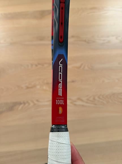 Yonex Vcore 100L tennisracket 280 g röd