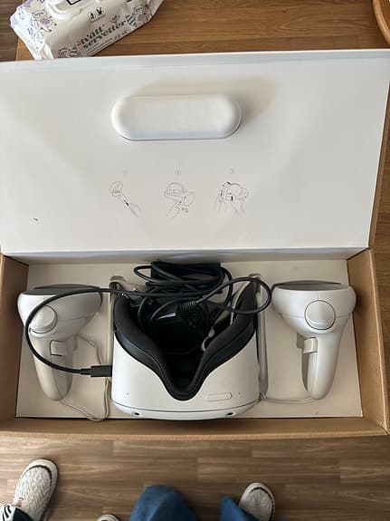 Oculus Quest 2 VR-headset med handkontroller vit