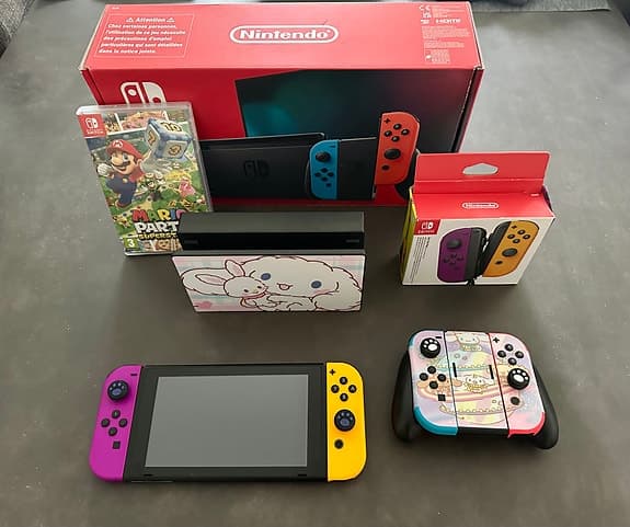 Nintendo Switch i toppskick + extra Joy-Cons & Mario Party