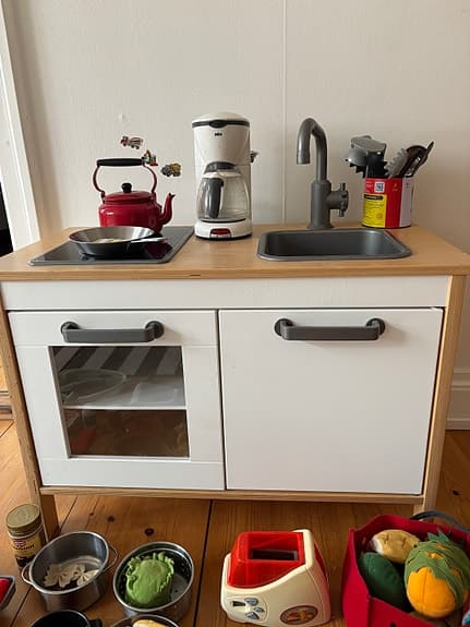 IKEA DUKTIG kök med massa roligt tillbehör
