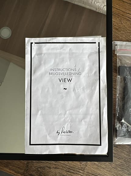 by Lassen View spegel 56*56cm svart ram