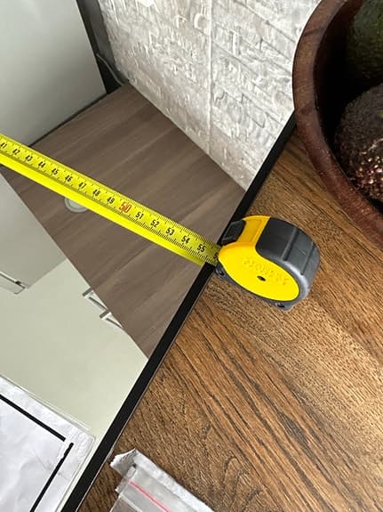 by Lassen View spegel 56*56cm svart ram