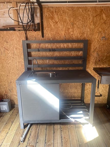 Okänt märke fristående utekök med diskho grå metall