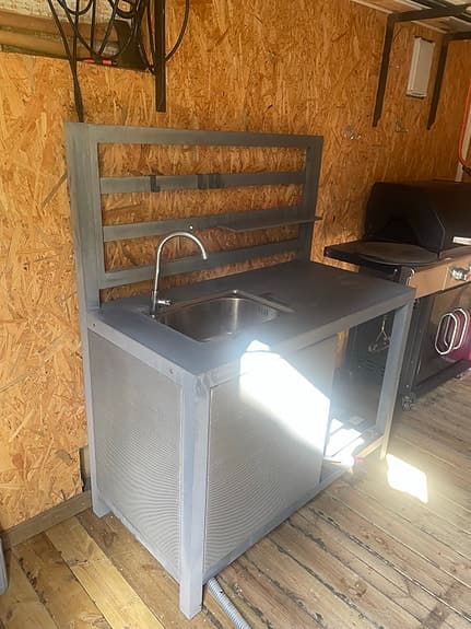 Okänt märke fristående utekök med diskho grå metall