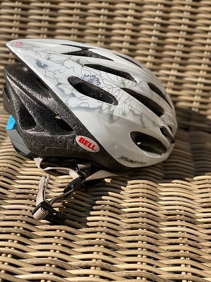 Cykelhjälm dam stl 50-57