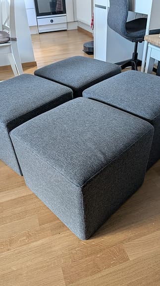 Soffbord med inbyggda sittpuffar (Boxy)