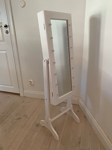 Spegel med smyckesförvaring vit belysning