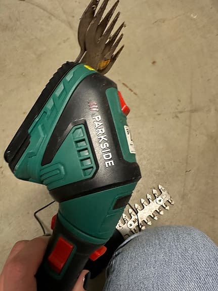 gräs- och busksax med batteri