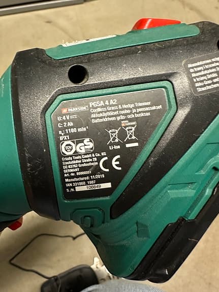 gräs- och busksax med batteri