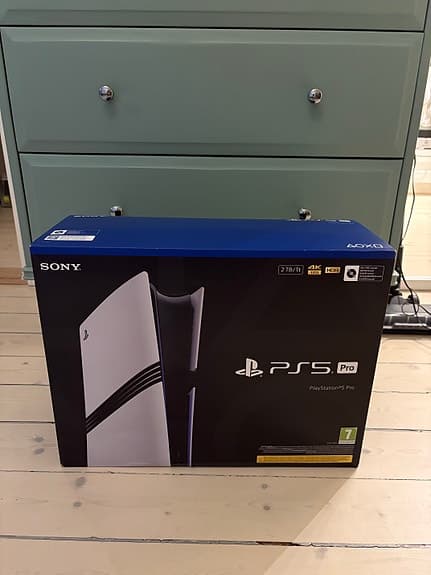 Oöppnad Playstation 5 Pro 2025
