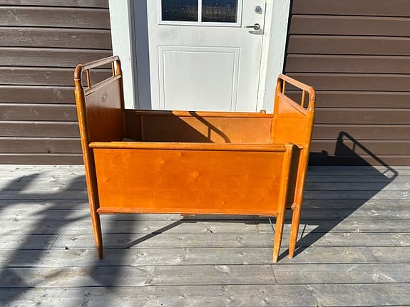 Retro utrdragbar barnsäng / spjälsäng