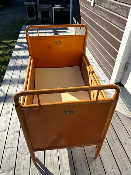 Retro utrdragbar barnsäng / spjälsäng