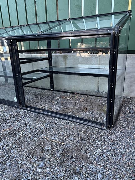 Minväxthus i aluminium och säkerhetsglas med dubbla skjutdörrar