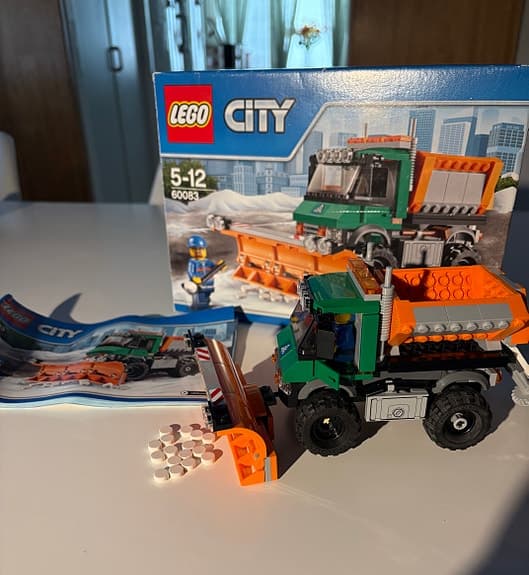 LEGO City leksaksset med lastbil och snöplog